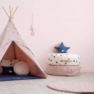 Speelkleed Full Moon - Blue Secrets Misty Pink van Nobodinoz - My Little Carpet