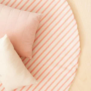 Speelkleed Full Moon Candy Pink Stripes van Nobodinoz - My Little Carpet