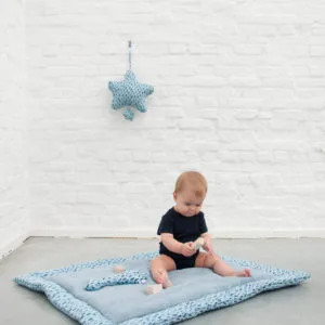 Boxkleed, Blue Meadow van Trixie Baby – My Little Carpet