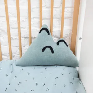 Gebreid Knuffel Kussen, Mountains van Trixie Baby – My Little Carpet