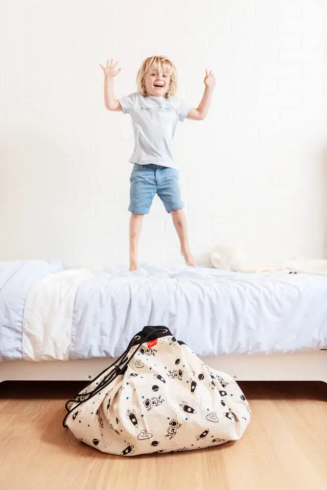 Speelkleed/Opbergzak 'Space, Glow in the dark' van Play and Go - My Little Carpet