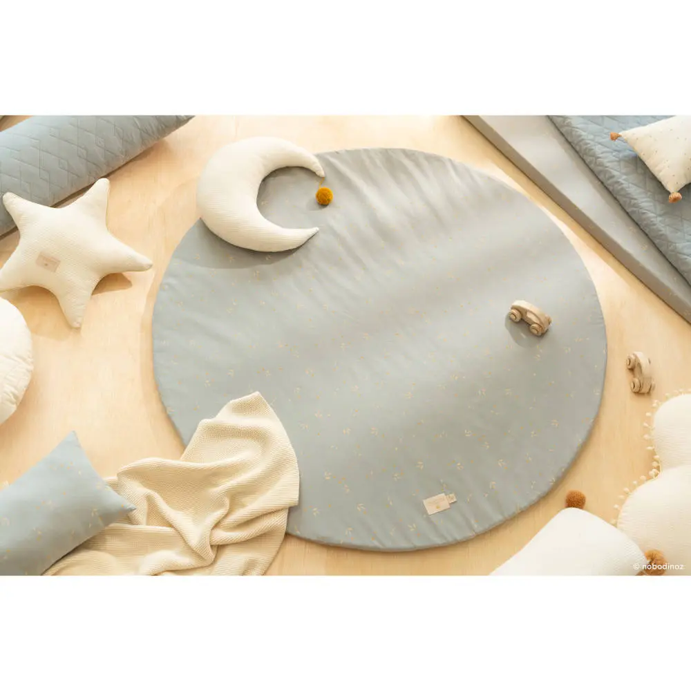 Speelkleed Full Moon Willow Soft Blue van Nobodinoz - My Little Carpet