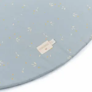 Speelkleed Full Moon Willow Soft Blue van Nobodinoz - My Little Carpet