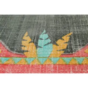 Stonewashed wandkleed / vloerkleed / groeimeter Totem van Nattiot - My Little Carpet