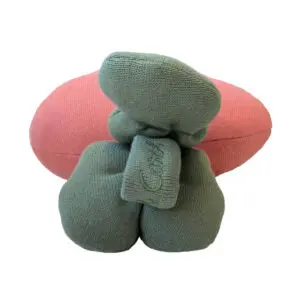 Gebreid Kussen Ramona the Radish – My Little Carpet