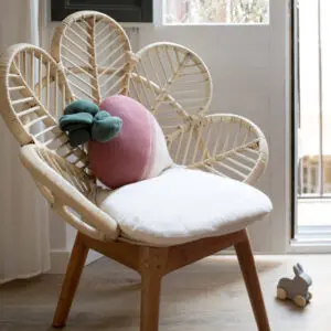 Gebreid Kussen Ramona the Radish – My Little Carpet