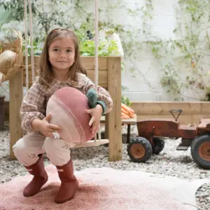 Gebreid Kussen Ramona the Radish – My Little Carpet
