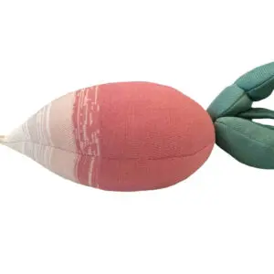 Gebreid Kussen Ramona the Radish – My Little Carpet