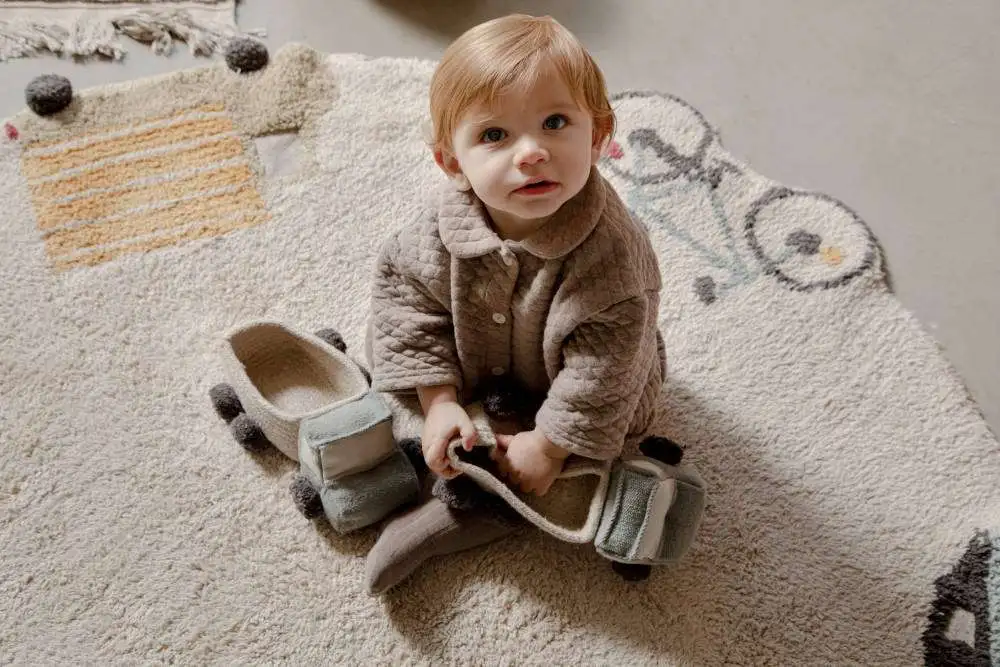 Wasbaar rond vloerkleed Wheels van Lorena Canals - My Little Carpet