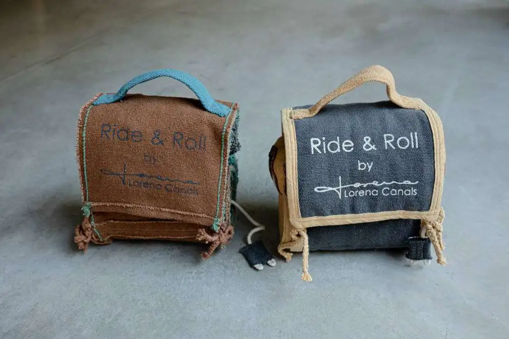 Soft toy Ride & Roll School Bus / Ride and Roll Schoolbus – My Little Carpet