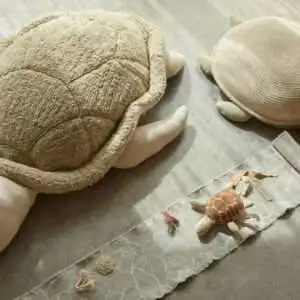 Poef Mrs. Turtle van Lorena Canals - My Little Carpet