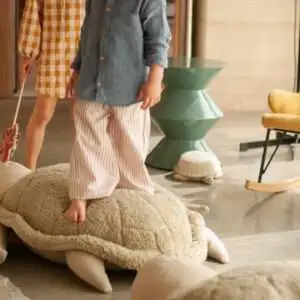 Poef Mrs. Turtle van Lorena Canals - My Little Carpet