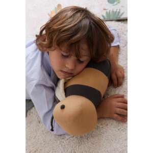 Knuffel Kussen Buzzy Bee van Lorena Canals - My Little Carpet