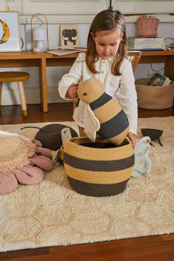 Opbergmand Mama Bee van Lorena Canals - My Little Carpet