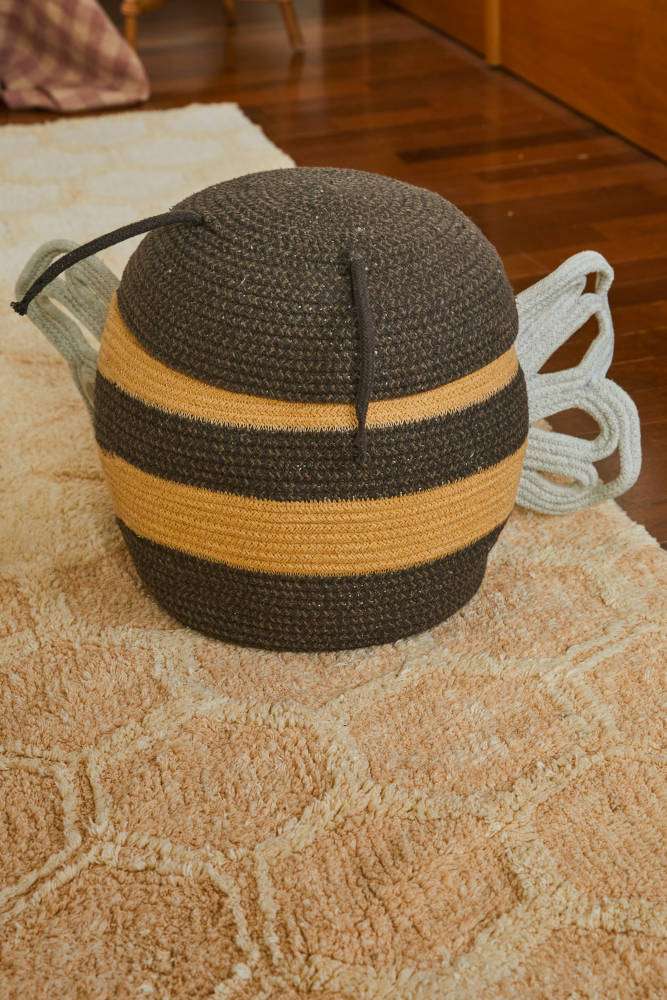 Opbergmand Mama Bee van Lorena Canals - My Little Carpet
