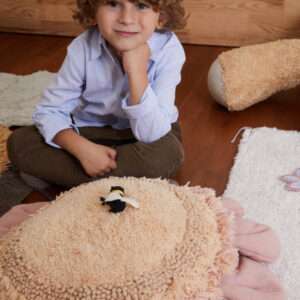 Vloerkussen Pink Daisy van Lorena Canals - My Little Carpet