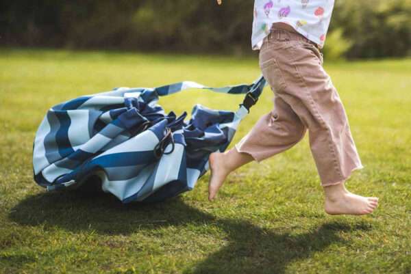 Speelkleed/Speeltas - OUTDOOR - Green Stripes van Play and Go - My Little Carpet