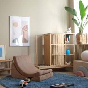 Stijlvolle bruine kinderfauteuil voor speelhoek of woonkamer van Wigiwama