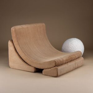 Stijlvolle bruine kinderfauteuil voor speelhoek of woonkamer van Wigiwama