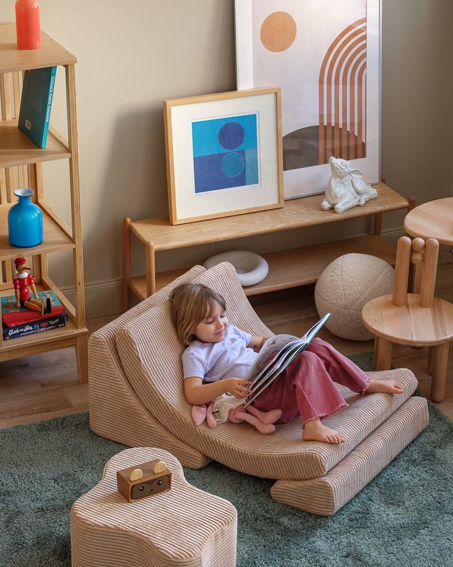 Wigiwama Moon Chair in brown sugar als comfortabele lounge stoel voor kinderen