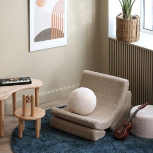 Scandinavische kinderfauteuil beige van Wigiwama voor kinderkamer