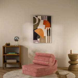 Roze uitklapbare kinderfauteuil voor kinderkamer of speelhoek in Scandinavische stijl