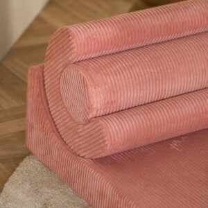 Uitklapbare kinderstoel met verstelbare rugleuning en comfortabele schuimvulling