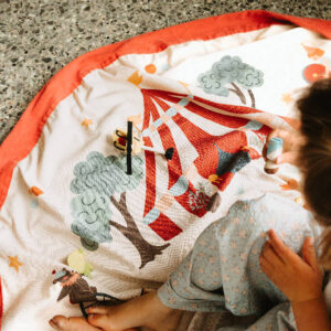 Play & Go Circus speelkleed Ø140 cm met spelende kinderen