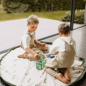 Play & Go Croco speelkleed Ø140 cm met krokodillen dierenprint met spelende kinderen