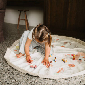 Play & Go Fairyworld speelkleed Ø140 cm Fairyworld met spelende kinderen