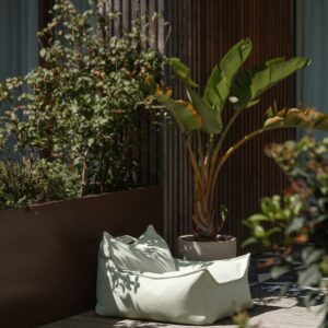 Outdoor kinderzitzak Herba van Wigiwama in weerbestendige stof voor buitengebruik