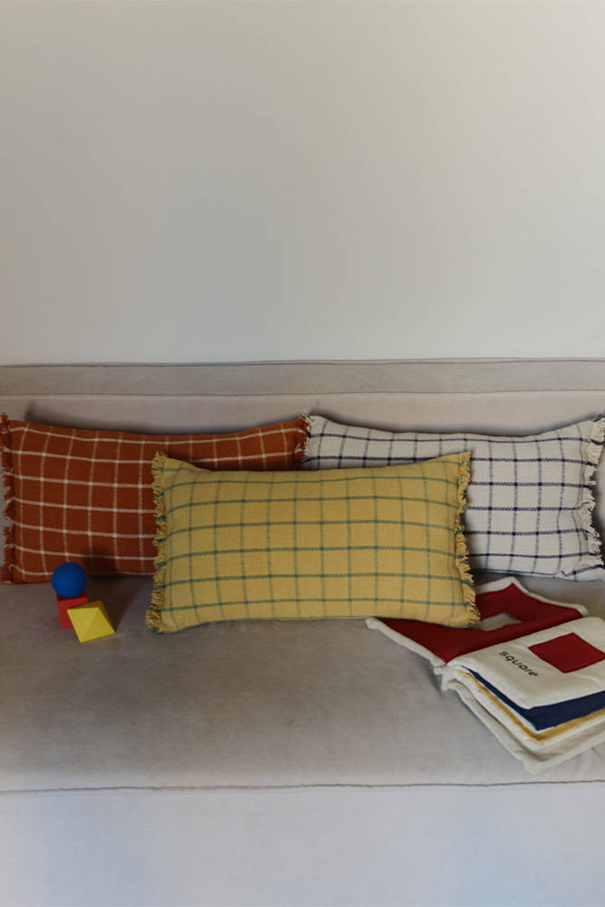 Kussen Geo Block Natural voor bank of bed met tijdloze en rustige uitstraling