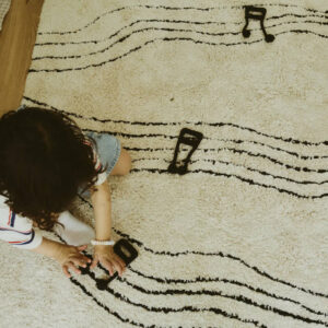 <strong>Lorena Canals</strong> <BR> Vloerkleed/Speelkleed Musical Notes <BR> Natural Black <BR> 160x120 - 240x170 cm - Afbeelding 4